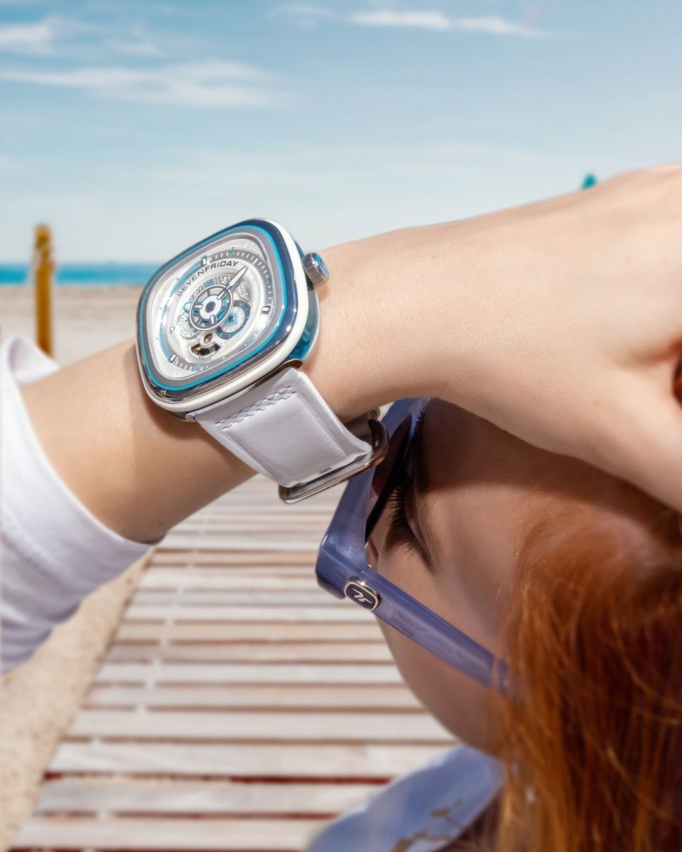 Đối với SevenFriday, không có giới hạn khi thể hiện cá tính của bản thân. Hai phiên bản đều vừa vặn một cách hoàn hảo khi nằm trên cổ tay của các quý ông lẫn phái đẹp